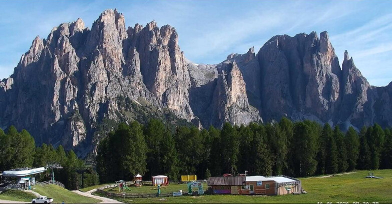 Webcam Vigo di Fassa-Pera-Ciampedìe - Vigo - dirupi di Larsech