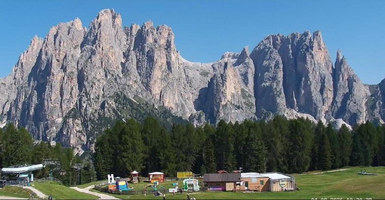 Webcam Vigo di Fassa-Pera-Ciampedìe - Vigo - dirupi di Larsech