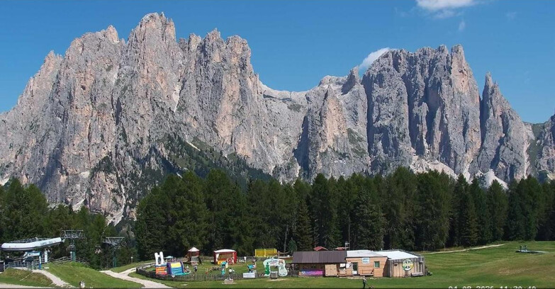 Webcam Vigo di Fassa-Pera-Ciampedìe - Vigo - dirupi di Larsech