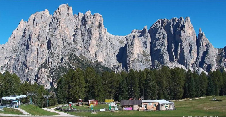 Webcam Vigo di Fassa-Pera-Ciampedìe - Vigo - dirupi di Larsech