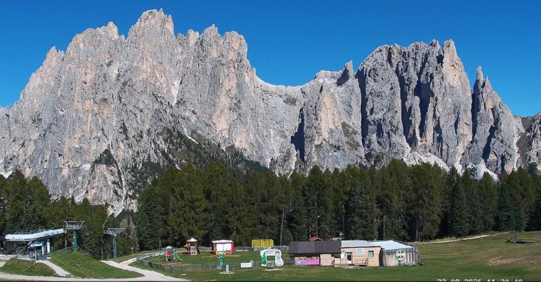 Webcam Vigo di Fassa-Pera-Ciampedie - Vigo - dirupi di Larsech