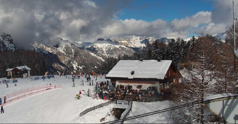 Webcam Vigo di Fassa-Pera-Ciampedie - Vigo - verso Sassolungo e Pordoi