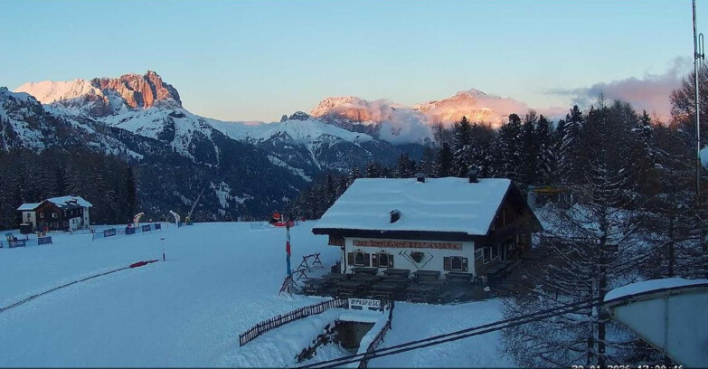 Webcam Vigo di Fassa-Pera-Ciampedie - Vigo - verso Sassolungo e Pordoi