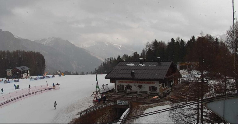 Webcam Vigo di Fassa-Pera-Ciampedìe - Vigo - verso Sassolungo e Pordoi