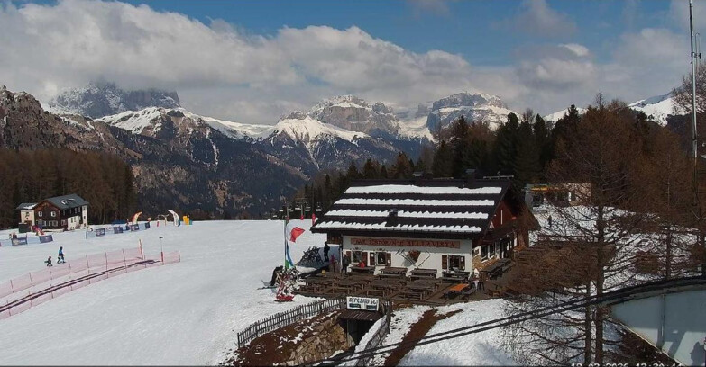 Webcam Vigo di Fassa-Pera-Ciampedie - Vigo - verso Sassolungo e Pordoi
