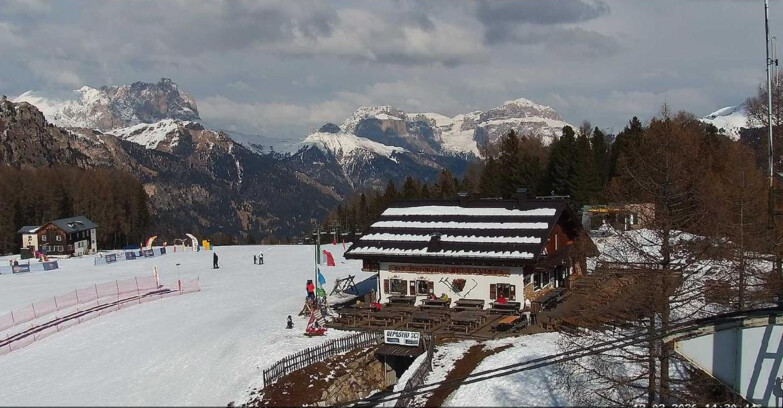 Webcam Vigo di Fassa-Pera-Ciampedie - Vigo - verso Sassolungo e Pordoi