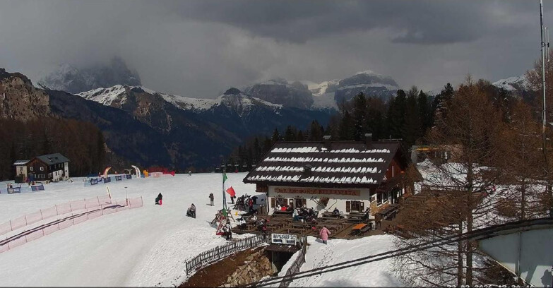 Webcam Vigo di Fassa-Pera-Ciampedìe - Vigo - verso Sassolungo e Pordoi
