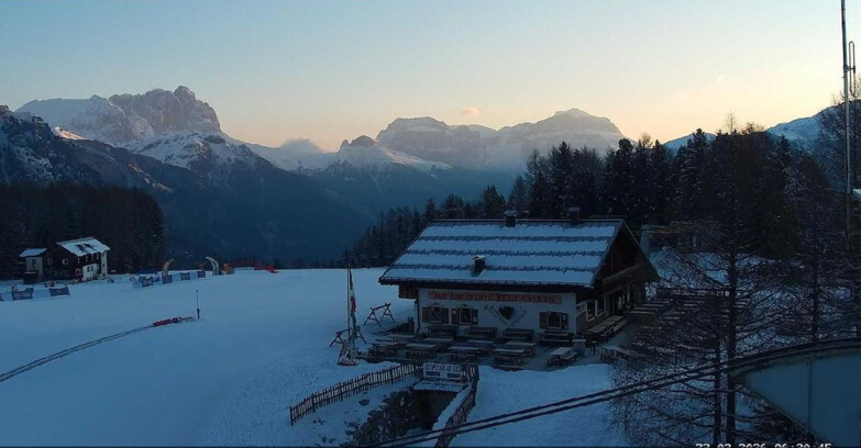 Webcam Vigo di Fassa-Pera-Ciampedìe - Vigo - verso Sassolungo e Pordoi