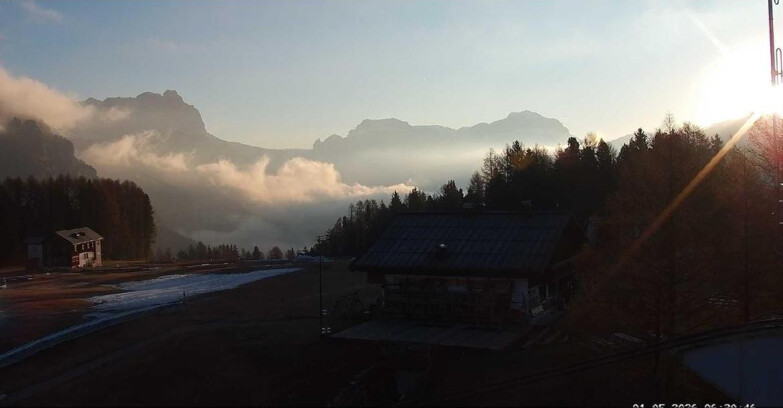 Webcam Vigo di Fassa-Pera-Ciampedìe - Vigo - verso Sassolungo e Pordoi