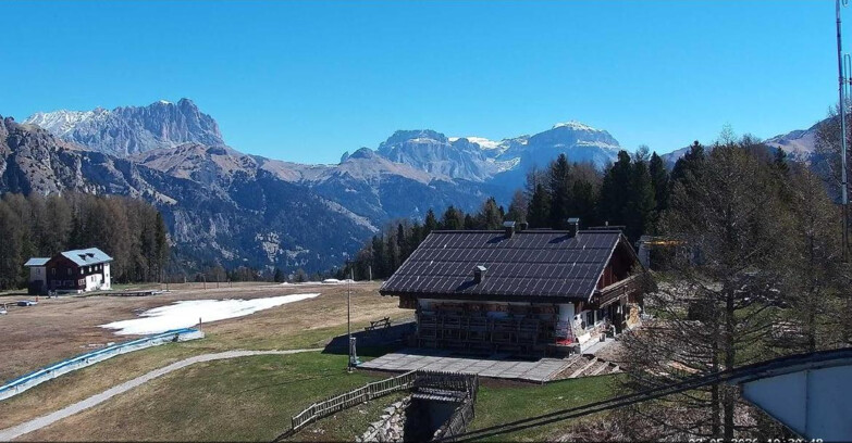 Webcam Vigo di Fassa-Pera-Ciampedìe - Vigo - verso Sassolungo e Pordoi