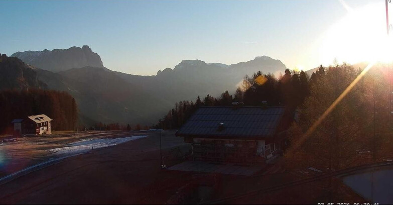 Webcam Vigo di Fassa-Pera-Ciampedìe - Vigo - verso Sassolungo e Pordoi
