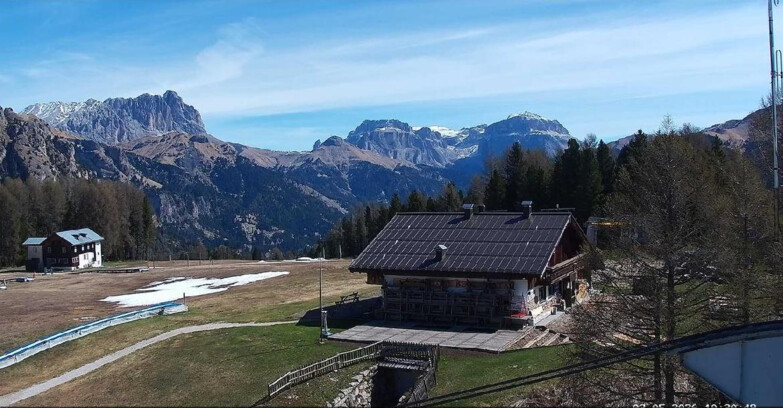 Webcam Vigo di Fassa-Pera-Ciampedìe - Vigo - Sassolungo und Pordoi