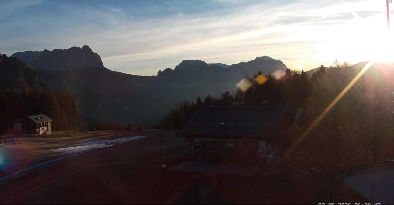Webcam Vigo di Fassa-Pera-Ciampedìe - Vigo - Sassolungo und Pordoi