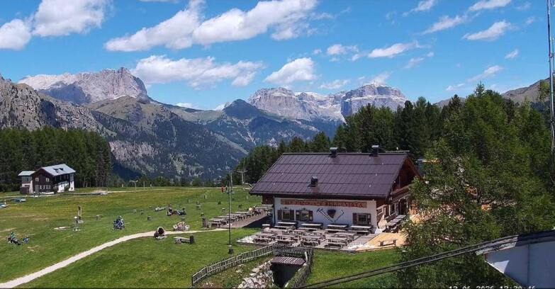 Webcam Vigo di Fassa-Pera-Ciampedìe - Vigo - verso Sassolungo e Pordoi