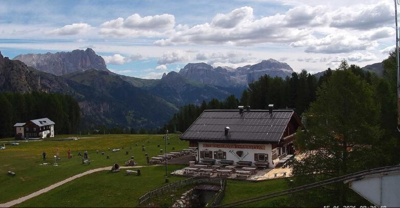 Webcam Vigo di Fassa-Pera-Ciampedìe - Vigo - verso Sassolungo e Pordoi
