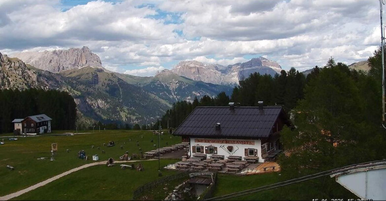 Webcam Vigo di Fassa-Pera-Ciampedìe - Vigo - verso Sassolungo e Pordoi