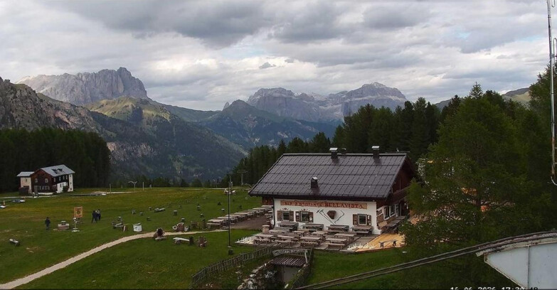 Webcam Vigo di Fassa-Pera-Ciampedìe - Vigo - verso Sassolungo e Pordoi