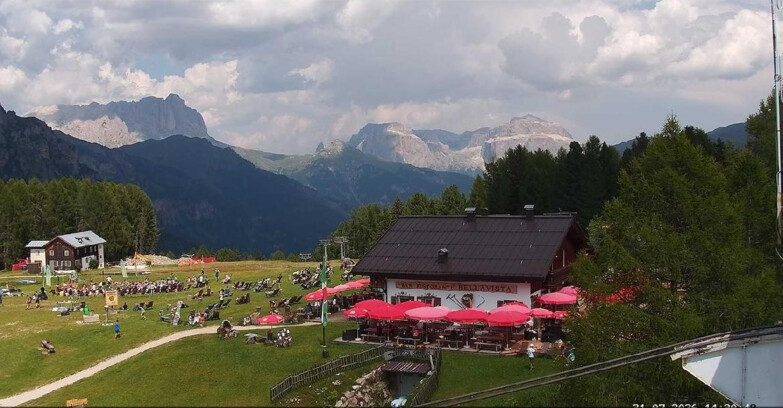 Webcam Vigo di Fassa-Pera-Ciampedìe - Vigo - verso Sassolungo e Pordoi