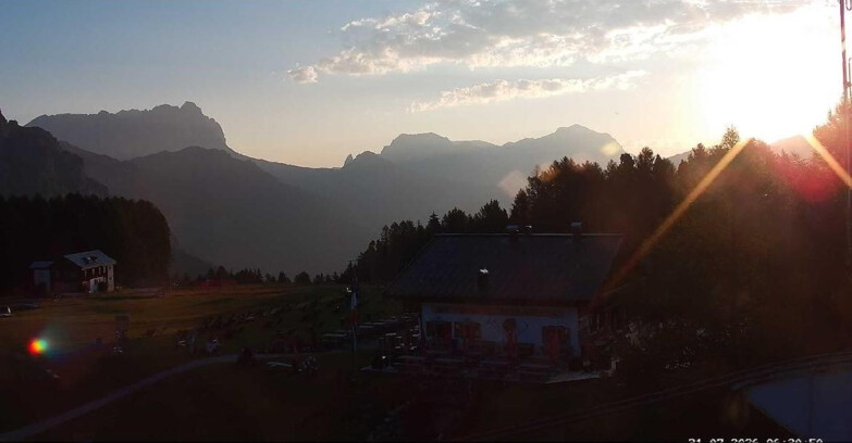 Webcam Vigo di Fassa-Pera-Ciampedìe - Vigo - verso Sassolungo e Pordoi