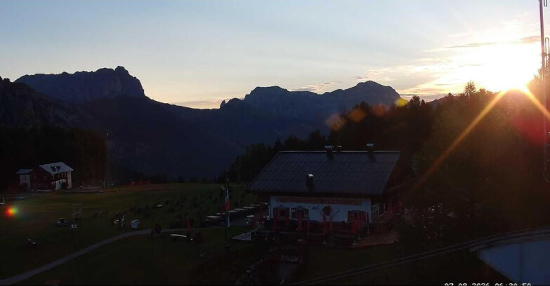 Webcam Vigo di Fassa-Pera-Ciampedìe - Vigo - Sassolungo und Pordoi