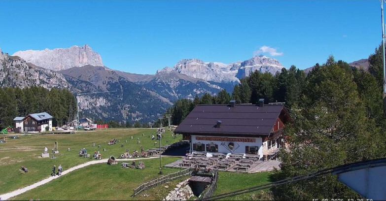 Webcam Vigo di Fassa-Pera-Ciampedìe - Vigo - verso Sassolungo e Pordoi