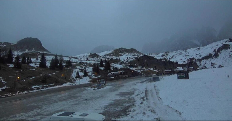 Webcam Сан-Мартино-ди-Кастроцца - Пассо-Ролле - Passo Rolle - Castellazzo