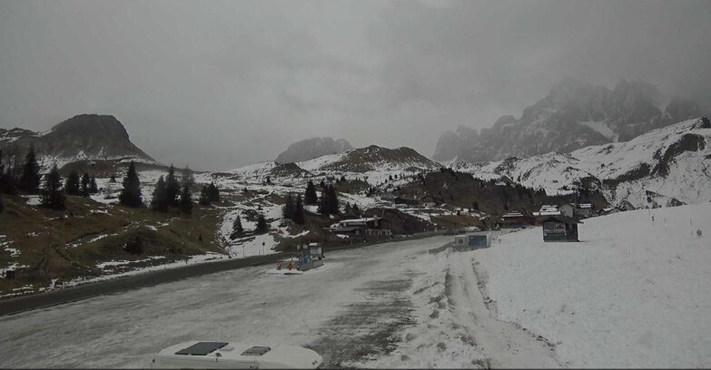 Webcam Сан-Мартино-ди-Кастроцца - Пассо-Ролле - Passo Rolle - Castellazzo