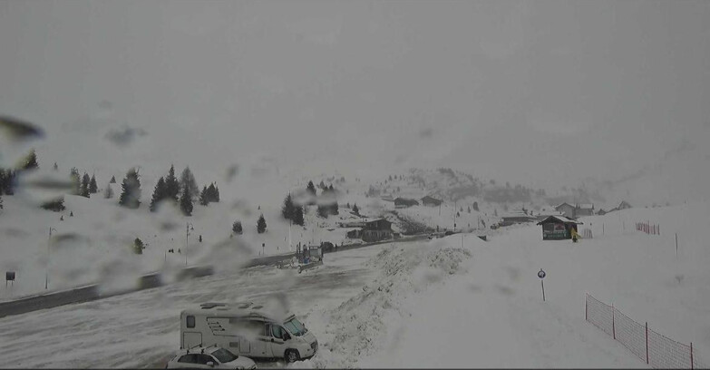 Webcam Сан-Мартино-ди-Кастроцца - Пассо-Ролле - Passo Rolle - Castellazzo