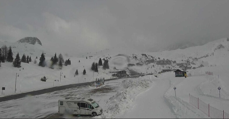 Webcam Сан-Мартино-ди-Кастроцца - Пассо-Ролле - Passo Rolle - Castellazzo