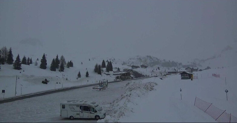 Webcam Сан-Мартино-ди-Кастроцца - Пассо-Ролле - Passo Rolle - Castellazzo