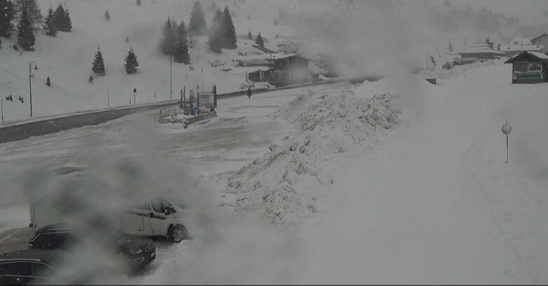 Webcam Сан-Мартино-ди-Кастроцца - Пассо-Ролле - Passo Rolle