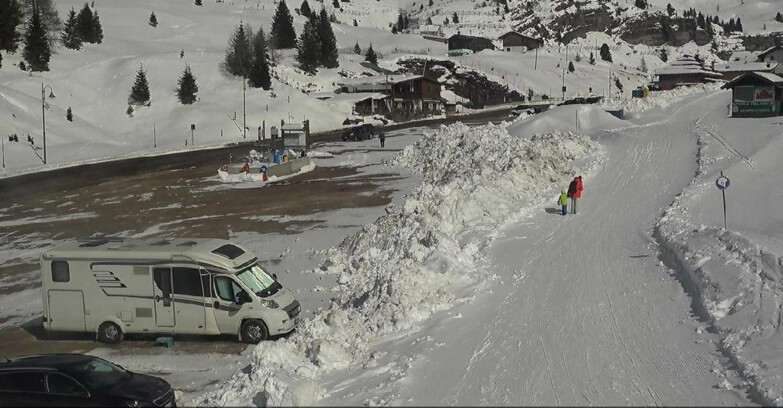 Webcam Сан-Мартино-ди-Кастроцца - Пассо-Ролле - Passo Rolle