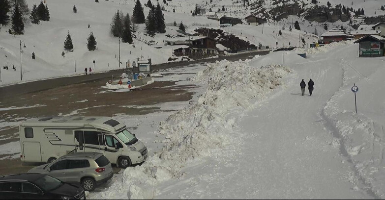 Webcam Сан-Мартино-ди-Кастроцца - Пассо-Ролле - Passo Rolle