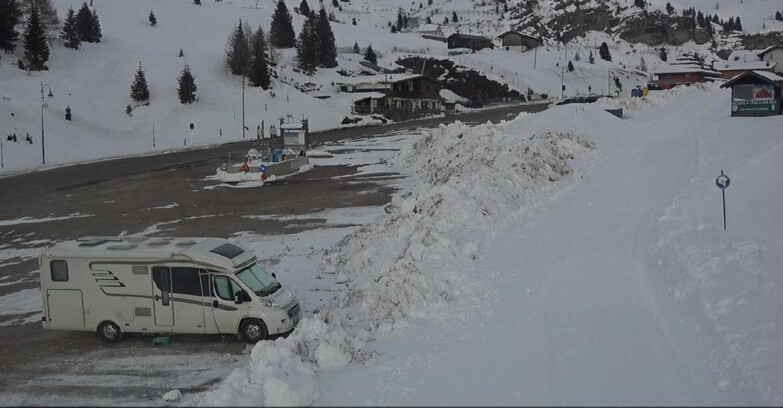 Webcam Сан-Мартино-ди-Кастроцца - Пассо-Ролле - Passo Rolle