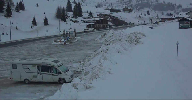 Webcam Сан-Мартино-ди-Кастроцца - Пассо-Ролле - Passo Rolle