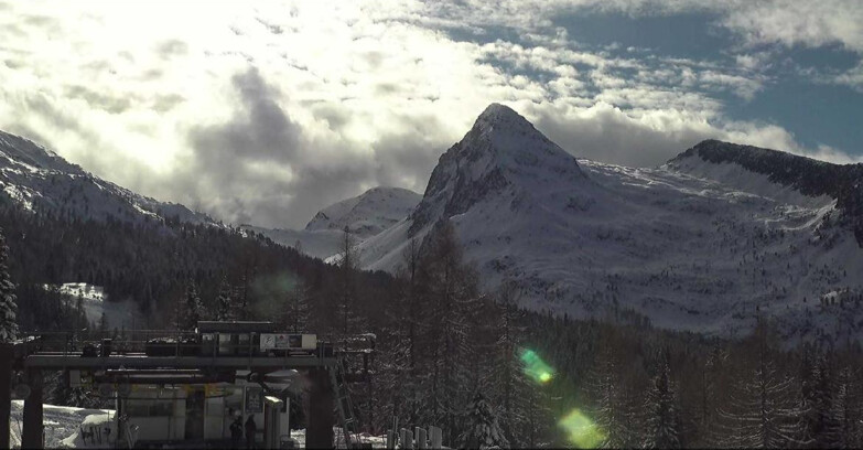 Webcam Сан-Мартино-ди-Кастроцца - Пассо-Ролле - Passo Rolle - Colbricon