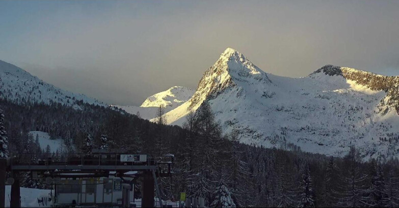 Webcam Сан-Мартино-ди-Кастроцца - Пассо-Ролле - Passo Rolle - Colbricon