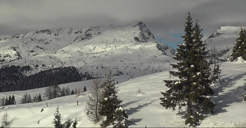 Webcam Сан-Мартино-ди-Кастроцца - Пассо-Ролле - Passo Rolle - Bocche