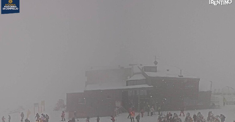 Webcam Madonna di Campiglio - Rifugio Dosson - Chalet FIAT