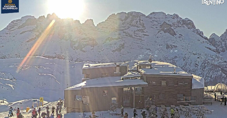 Webcam Madonna di Campiglio - Rifugio Dosson - Chalet FIAT
