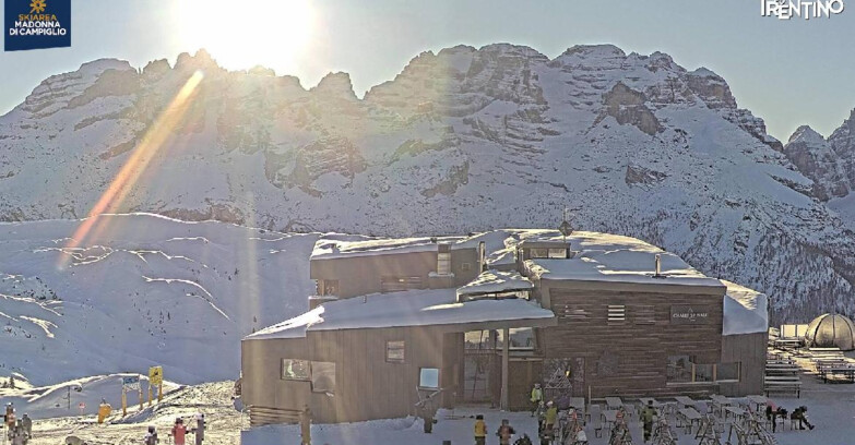 Webcam Madonna di Campiglio - Rifugio Dosson - Chalet FIAT