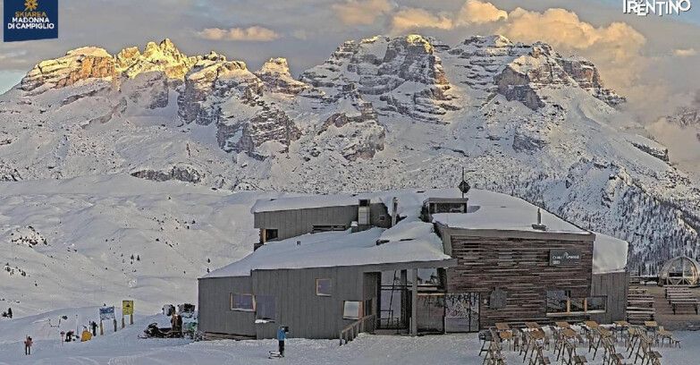 Webcam Madonna di Campiglio - Rifugio Dosson - Chalet FIAT