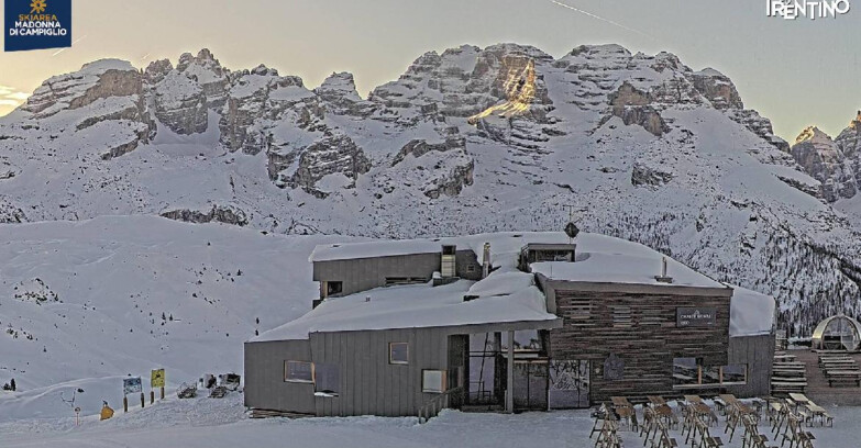 Webcam Madonna di Campiglio - Rifugio Dosson - Chalet FIAT