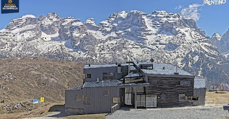 Webcam Madonna di Campiglio (Skiarea Campiglio Dolomiti di Brenta - Val di Sole Val Rendena) - Chalet Spinale