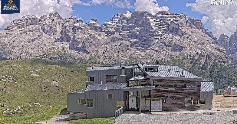 Webcam Madonna di Campiglio (Skiarea Campiglio Dolomiti di Brenta - Val di Sole Val Rendena) - Chalet Spinale