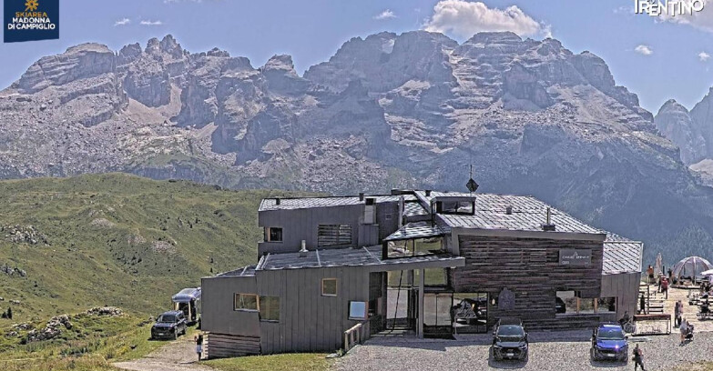 Webcam Madonna di Campiglio (Skiarea Campiglio Dolomiti di Brenta - Val di Sole Val Rendena) - Chalet Spinale