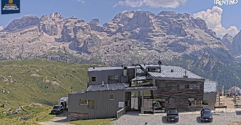 Webcam Madonna di Campiglio (Skiarea Campiglio Dolomiti di Brenta - Val di Sole Val Rendena) - Chalet Spinale