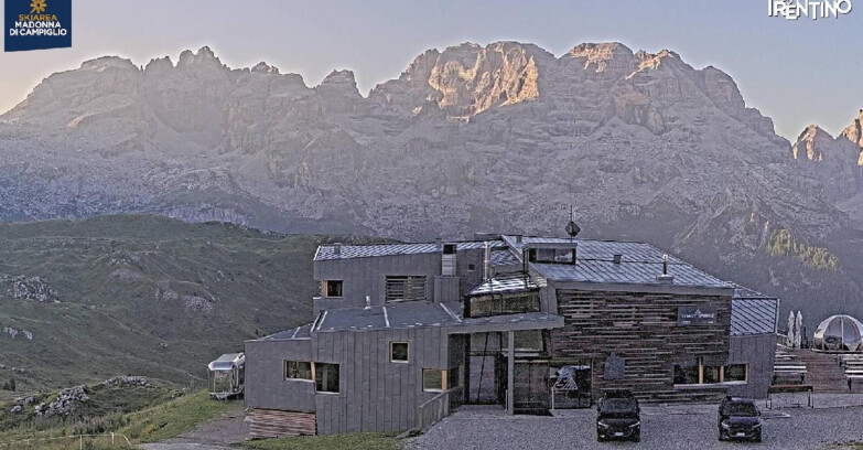 Webcam Madonna di Campiglio (Skiarea Campiglio Dolomiti di Brenta - Val di Sole Val Rendena) - Chalet Spinale