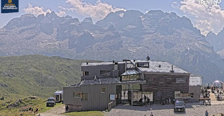 Webcam Madonna di Campiglio (Skiarea Campiglio Dolomiti di Brenta - Val di Sole Val Rendena) - Chalet Spinale