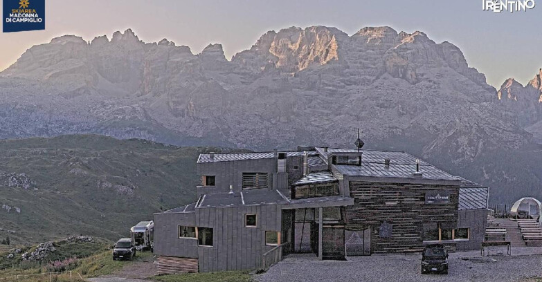 Webcam Madonna di Campiglio (Skiarea Campiglio Dolomiti di Brenta - Val di Sole Val Rendena) - Chalet Spinale